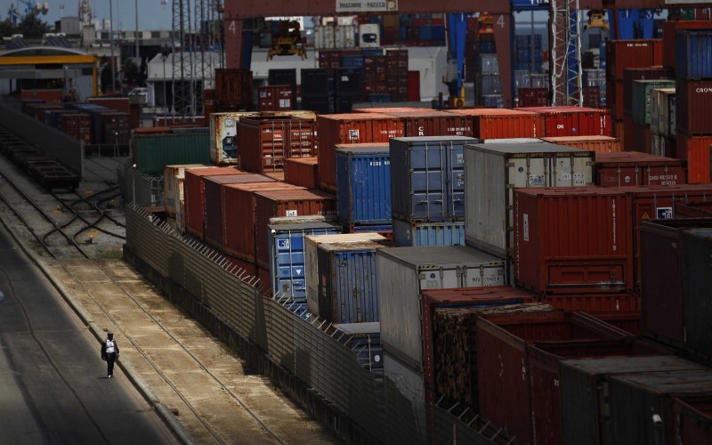 US trade deficit soars to six-year high: Signal or noise?