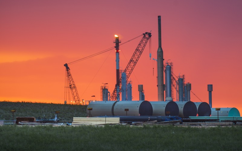 Oil glut could pose risk for U.S. shale oil revolution