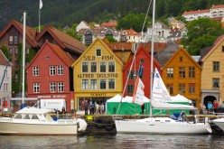 Norway’s falling housing prices threaten growth