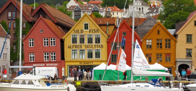 Norway’s falling housing prices threaten growth
