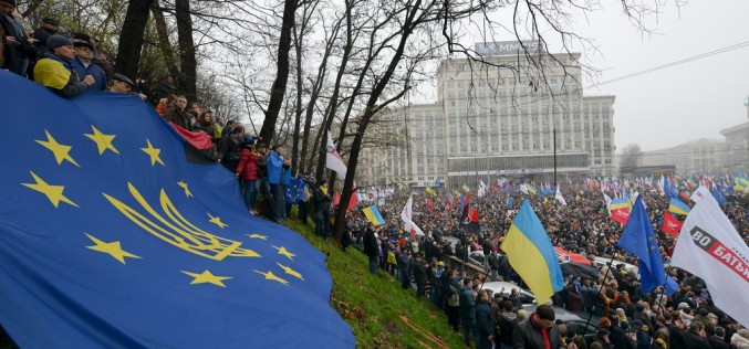 Ukraine caught in East-West tug-of-war