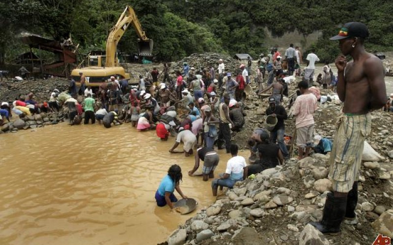 Lack of security, infrastructure threaten Colombia’s mining sector