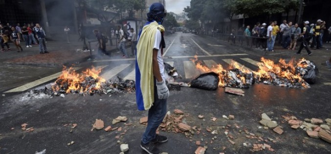 Failed coup diverts attention from Venezuela’s currency devaluation