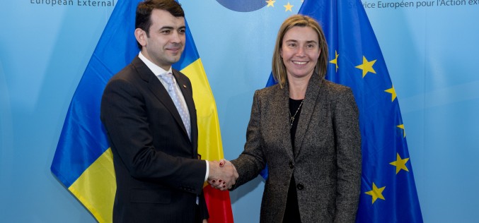 Moldova escapes government and currency crises