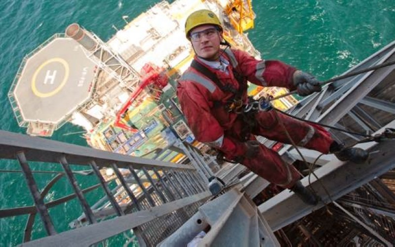 Falling oil prices raise concerns over Azerbaijan stability