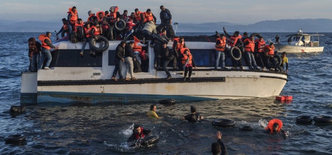 Migrant pressure threatens to overwhelm Greece