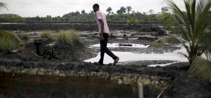 Nigeria’s economy is crumbling under the burden of corruption and low oil prices